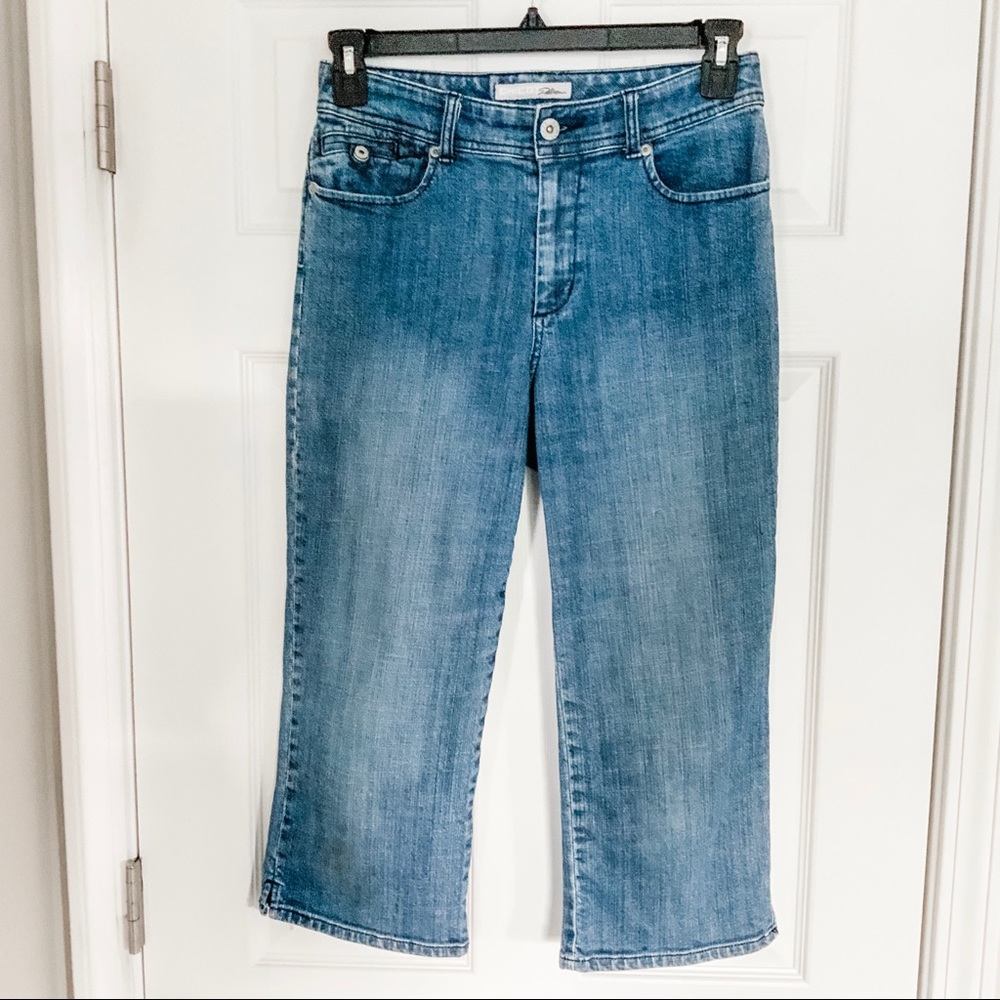 Chico’s Platinum Cropped Jeans - .5 / Size 6